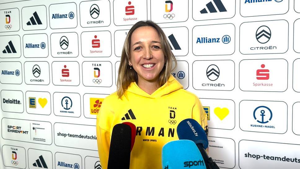 When getting dressed for the Olympics, Franziska Preuß talks about her preparation for the Olympic Games and reveals why she decided to take part again. She also explains how special it is for her that family and friends can support her live on site much more easily this time thanks to the proximity of the location.