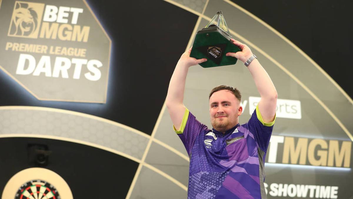 Luke Littler celebrated his Premier League title in 2024