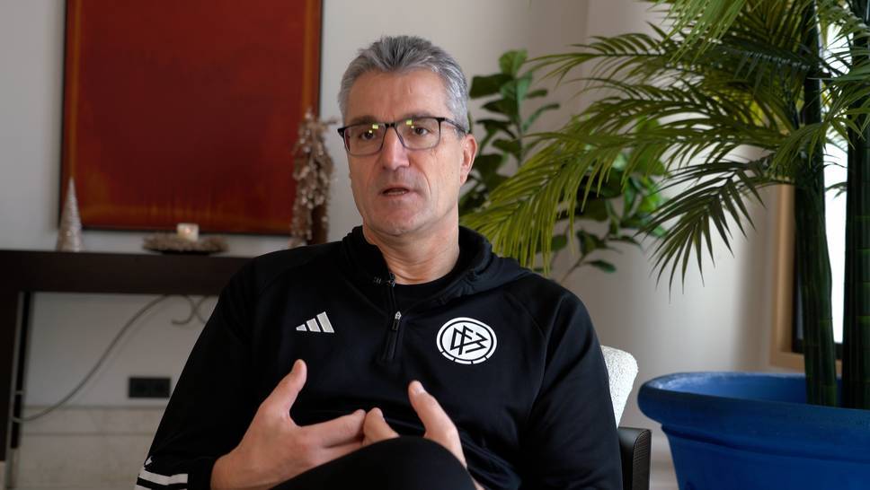 Knut Kircher speaks in an exclusive SPORT1 interview about the long VAR deployments in German football.