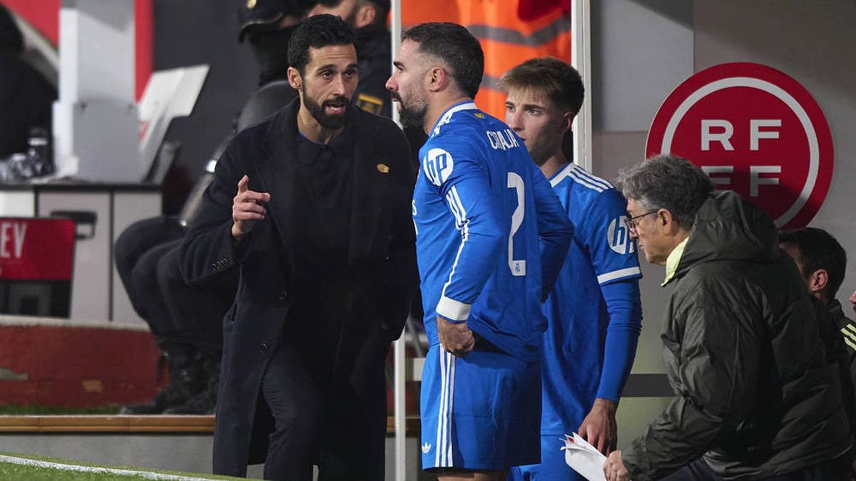 New coach Arbeloa with Dani Carvajal