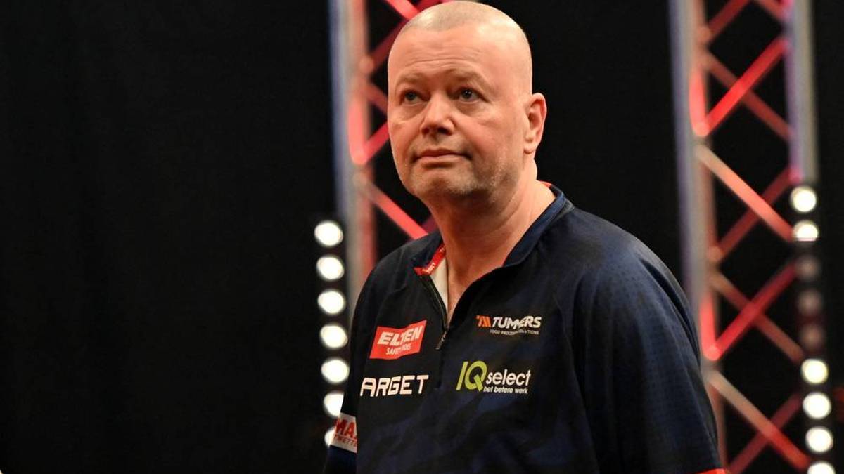 Raymond van Barneveld skips the World Masters 2026
