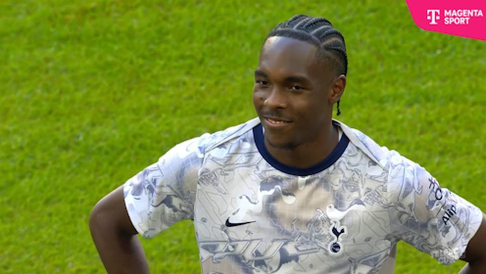 Unfortunately, there was no happy ending for Mathys Tel in a Bayern jersey. Nevertheless, the Frenchman still has a lot of sympathy among the fans, as could be heard during his farewell. The Telekom Cup 2025 live and free on Magenta Sport.