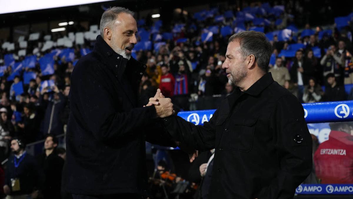 Pellegrino Mattarazzo and Barca coach Hansi Flick (r.) already know each other from the Bundesliga