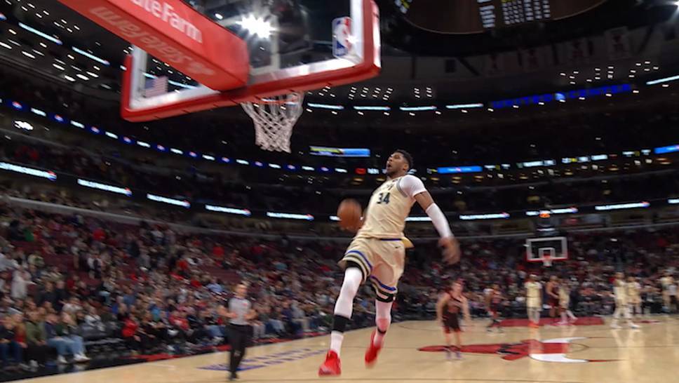In the NBA match between the Milwaukee Bucks and the Chicago Bulls, top player Giannis Antetokounmpo is accused of disrespect in the last action of the game.