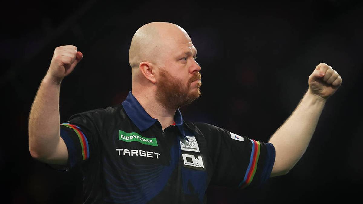 Justin Hood meets Gary Anderson in the World Cup quarter-finals