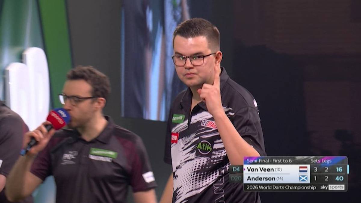 The fifth set between Gary Anderson and Gian van Veen is close to perfection. Both check out the Big Fish and play well over 100 points on average.