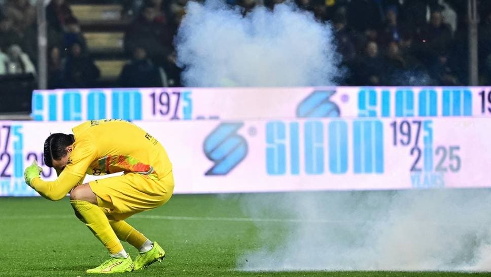Cremonese keeper Emil Audero was hit by a firecracker