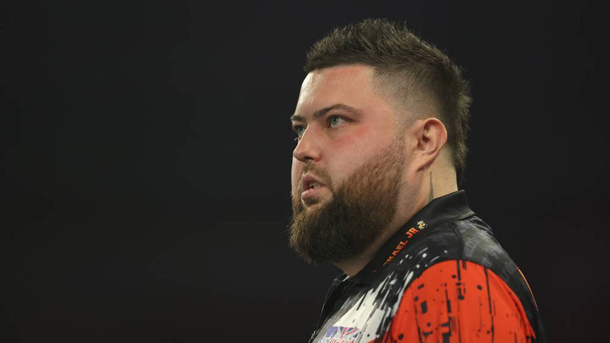 Michael Smith has complained about his opponent Mickey Mansell