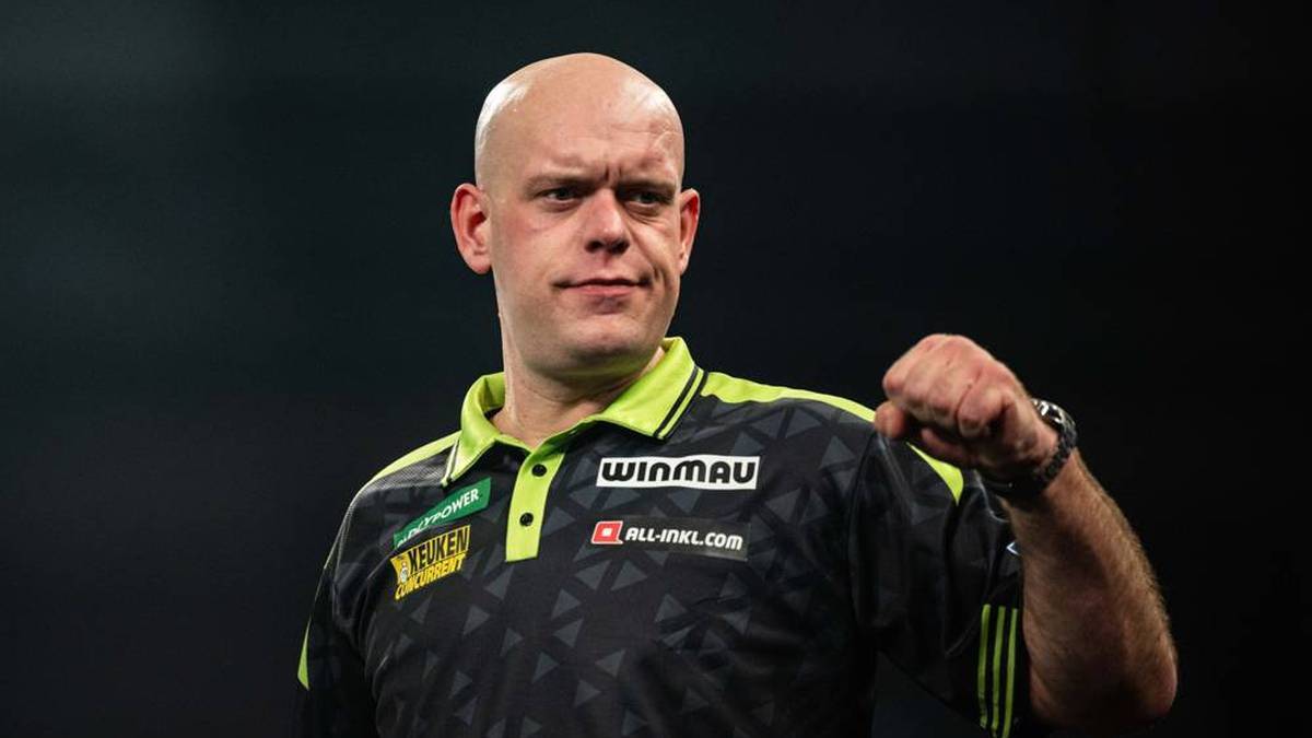 Michael van Gerwen claimed the first day victory of the Premier League 2026