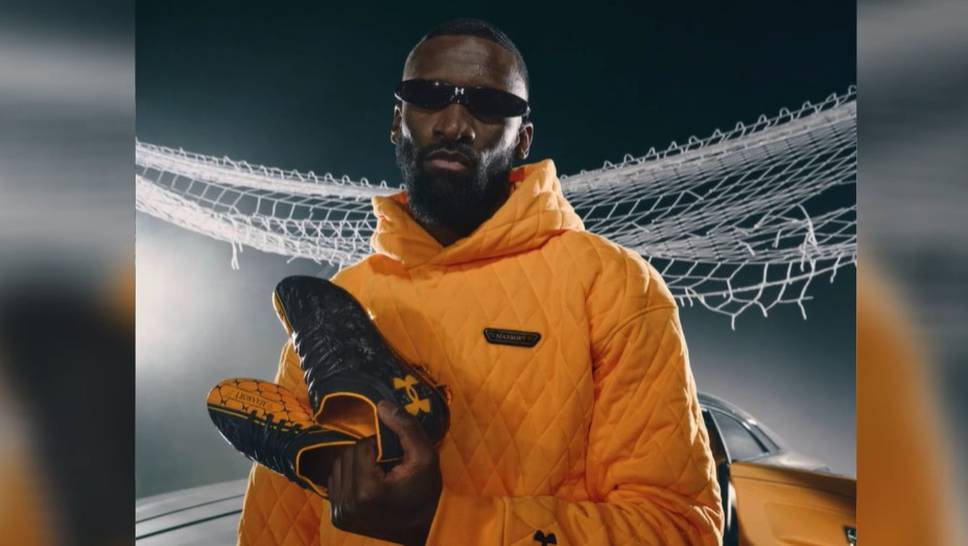 Antonio Rüdiger is causing a stir at the Club World Cup. He presented his new signature shoe for the first time in the game against CF Pachuca.