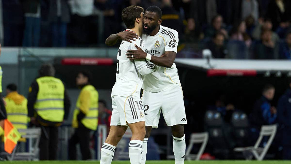 Antonio Rüdiger (r.) made his comeback after more than a month out